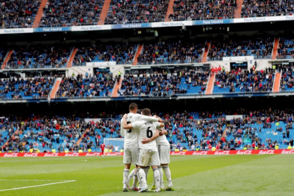 GRAF6798. MADRID.- Los jugadores del Real Madrid Raphael Varane (i) y...