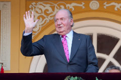 Don Juan Carlos, en el palco de Las Ventas, con la corbata