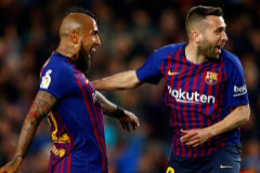 GRAF4767. <HIT>BARCELONA</HIT>.- El defensa del FC <HIT>Barcelona</HIT> Jordi Alba (d), celebra su gol anotado ante la Real Sociedad, el del 2-1, durante el partido de Liga en Primera Divisin que estn disputando esta noche en el Nou Camp, en <HIT>Barcelona</HIT>.