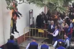 Quema del muñeco de Carles Puigdemont en Coripe