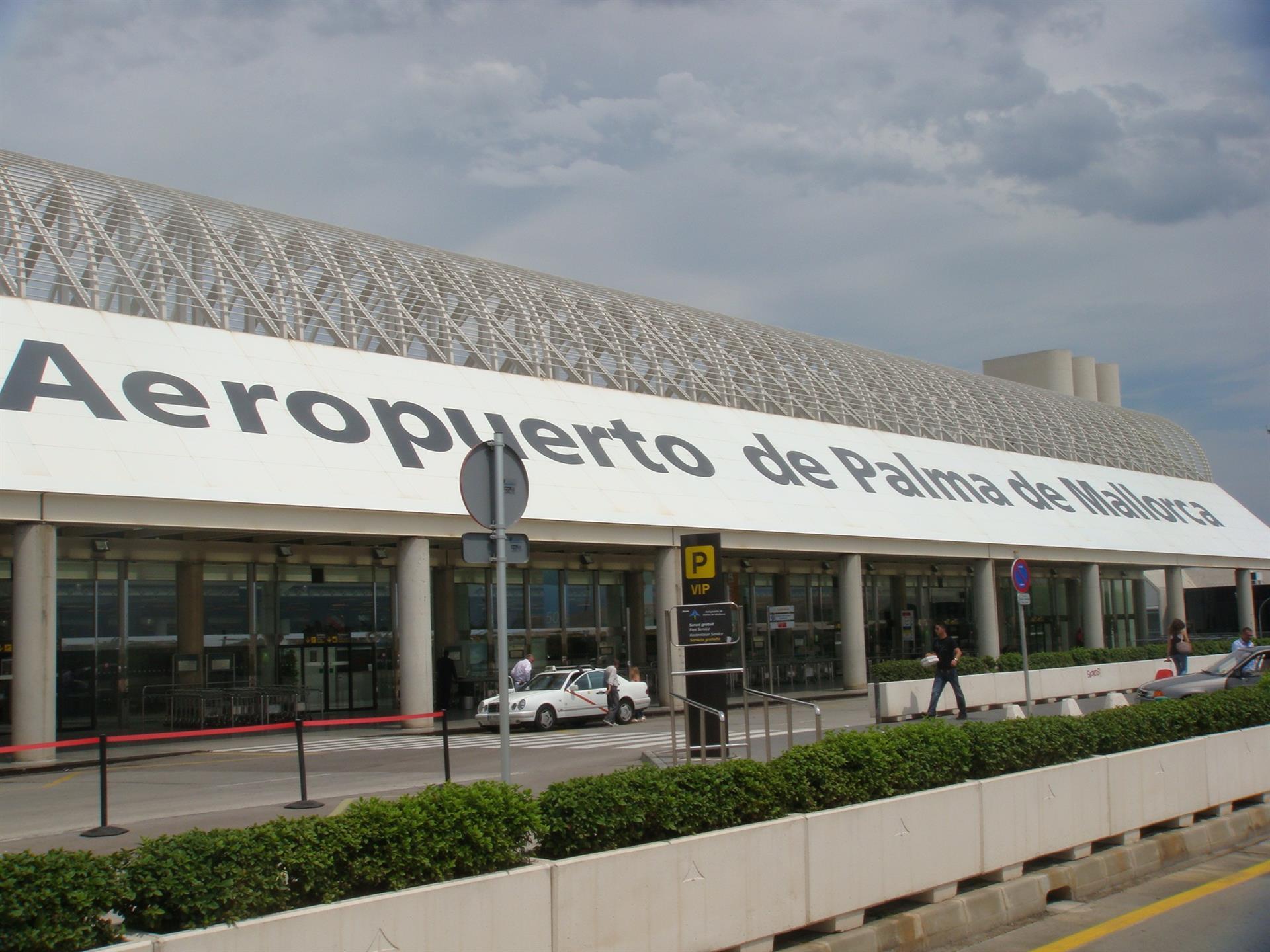 El Gobierno de Sánchez cambiará el nombre del aeropuerto: se llamará 'Palma-Mallorca' en lugar del actual 'Palma de Mallorca'