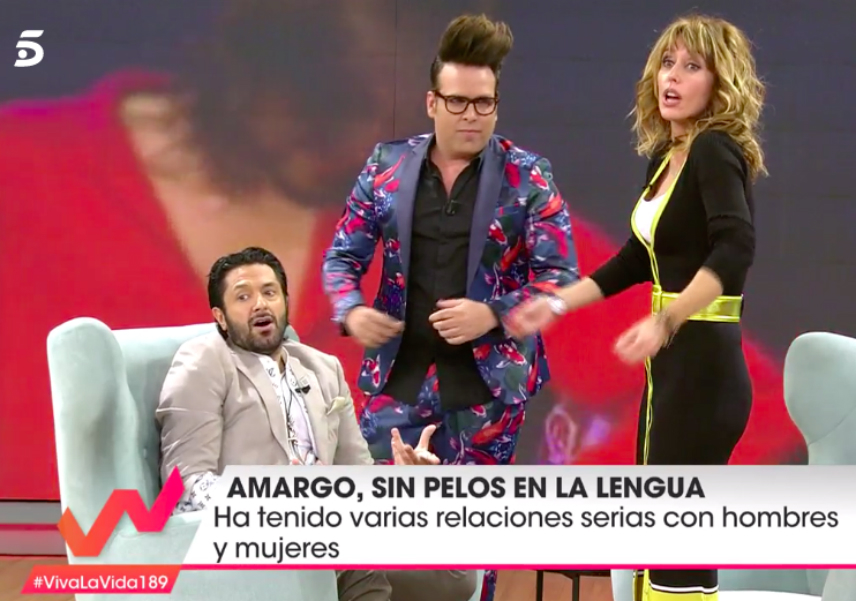 La presentadora Emma Garca le pide a su invitado Rafael Amargo que...