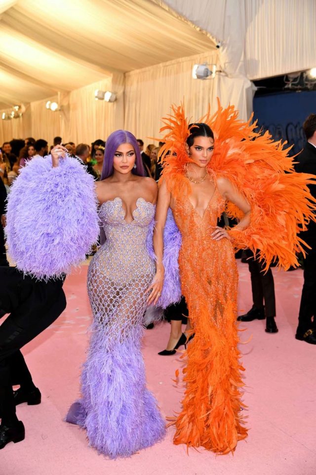 Kylie y Kendal Jenner de Versace - Las mejor vestidas de la gala MET 2019 |  Moda | EL MUNDO