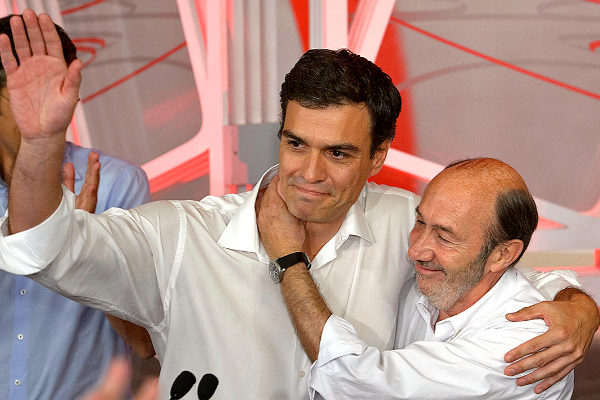Alfredo Prez Rubalcaba junto a Pedro Snchez en 2014.