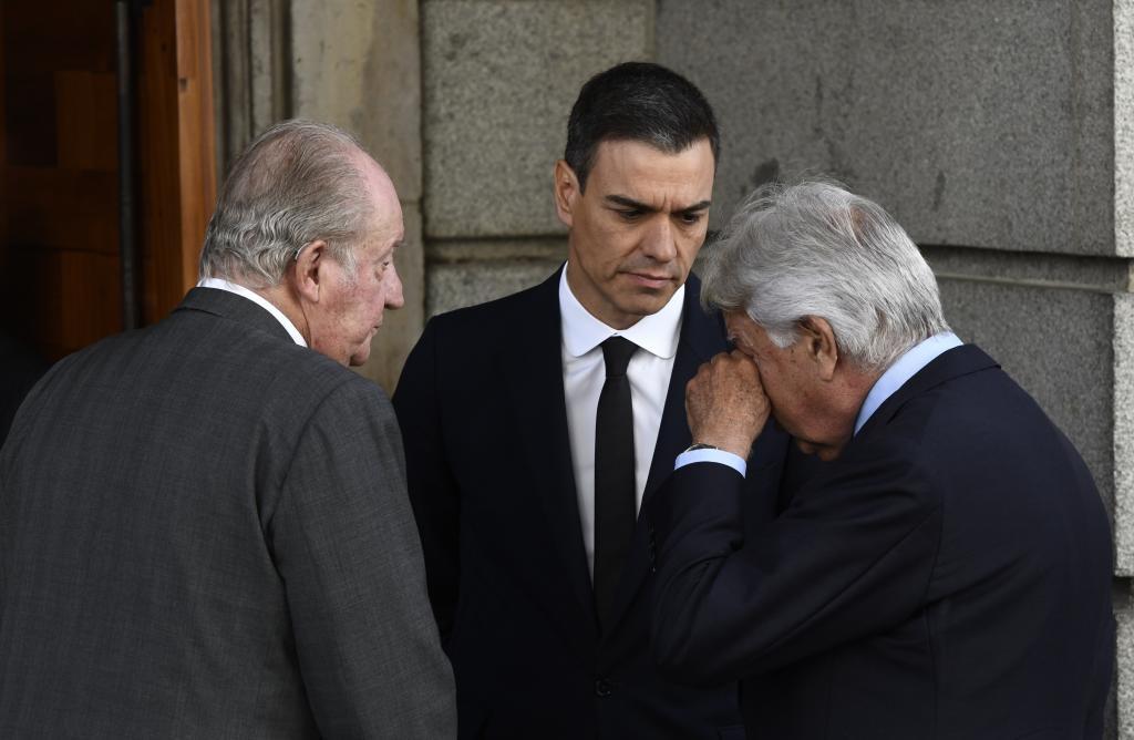 El ex presidente Felipe Gonzlez ha despedido emocionado, secndose...