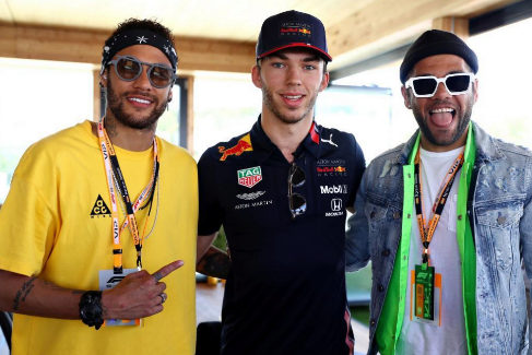 Un 'clsico' en Montmel: Neymar y Alves, con Red Bull; Arbeloa, con McLaren