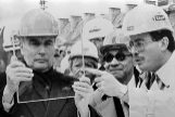 Mitterrand, Pei y el empresario Idelson, durante las obras de la Pirmide (1987).