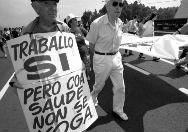 Manifestación para reclamar el cierre de Ence en Pontevedra (1998).