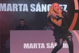 Suspendido un concierto de Marta Snchez al lanzarle   huevos