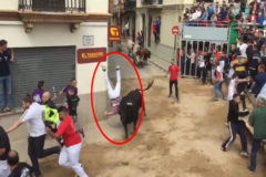 Brutal cogida durante el 'bous al carrer' de Almassora