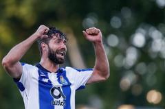 RA. Oeiras (Portugal).- FC <HIT>Porto</HIT>'s player <HIT>Felipe</HIT> celebrates after scoring a goal during the Portuguese Cup final soccer match between Sporting CP and FC <HIT>Porto</HIT> held at Jamor stadium in Oeiras, Portugal, 25 May 2019. EPA/