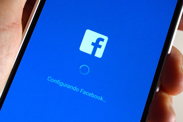 Facebook retira sus aplicaciones preinstaladas de los móviles de Huawei