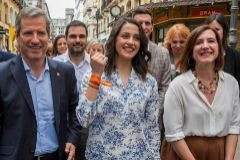 Sara Fernndez (dcha.), candidata de Cs a la Alcalda de Zaragoza, junto a Ins Arrimadas y el candidato por Aragn, Daniel Prez.