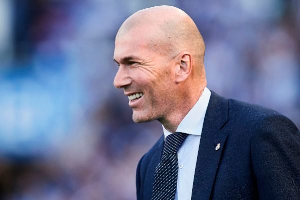 El entrenador del Real Madrid Zinedine Zidane durante un partido