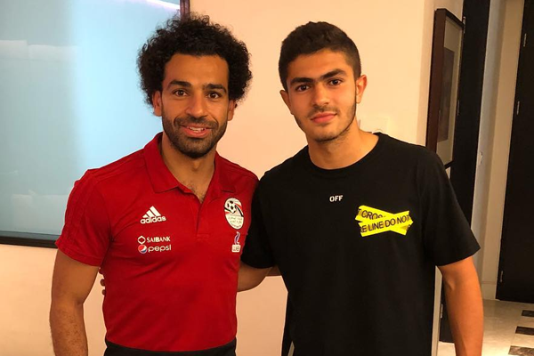 Salah, jugador del Liverpool junto a Omar (derecha), nieto de Hosni Mubarak