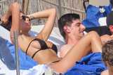 Thibaut Courtois se relaja en Ibiza junto a una mujer