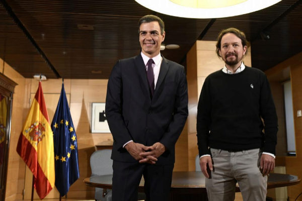 Pedro Snchez y Pablo Iglesias, en una reunin para negociar la...