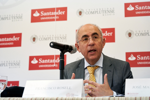 Francisco Rosell, director de EL MUNDO, durante su conferencia en los...