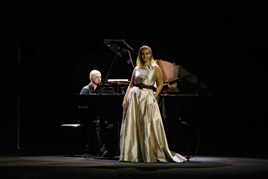 Mayca Teba y el pianista Miguel ngel Arqued