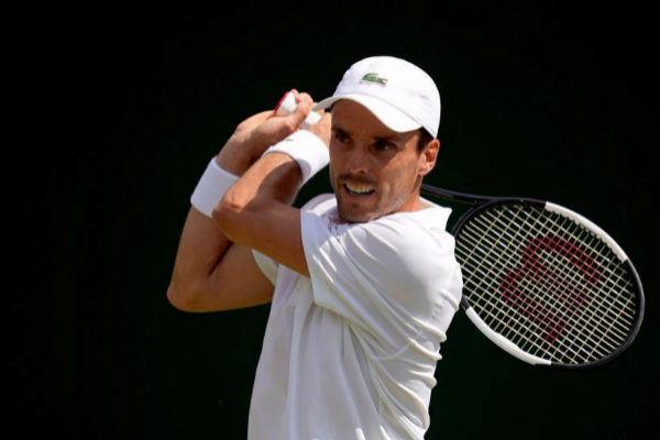 Wimbledon (United Kingdom).- Roberto <HIT>Bautista</HIT> Agut of Spain...