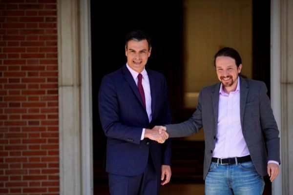 Pedro Snchez y Pablo Iglesias, durante una reunin entre ambos en...