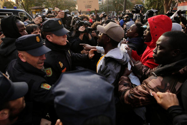 Disturbios en Lavapiés por la Copa de África: cinco detenidos, dos policías heridos y un apuñalado 15637990218103