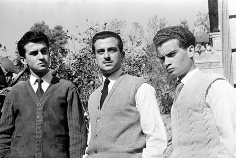 Juan, Jos Agustn y Luis Goytisolo, en 1954.