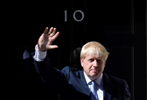 Isabel II aprueba el plan de Boris Johnson de suspender el Parlamento
