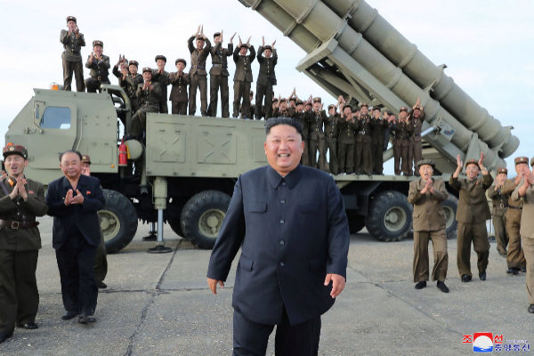 Kim Jong-un presenta un nuevo misil el pasado sbado.