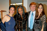 De izq a dcha Maxwell, Naomi Campbell, Donald Trump y Melania Knauss en un evento en 2002