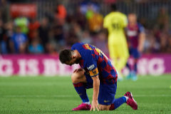 El Barcelona gana al Villarreal, pero pierde a Messi