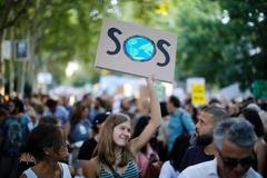 Miles de personas se suman a la huelga mundial para exigir medidas contra el cambio climtico