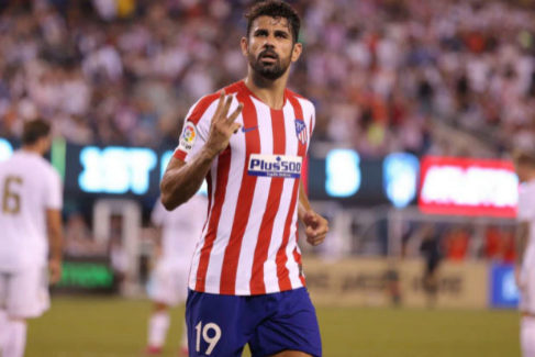 Costa festeja uno de sus goles al Madrid en Nueva Jersey.
