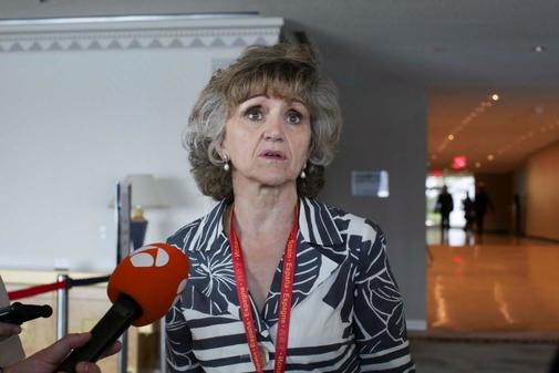 La ministra de sanidad de España, María Luisa Carcedo Roces, habla...