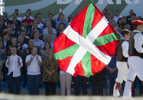 La bandera vasca ondea en la celebracin del &amp;apos;Alderdi Eguna&amp;apos; del PNV,...