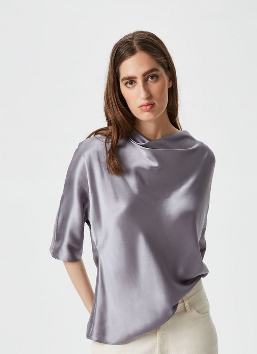 Supermercado Aprendiz Peaje Blusa de seda con escote cascada, de Adolfo Domínguez | Moda | EL MUNDO