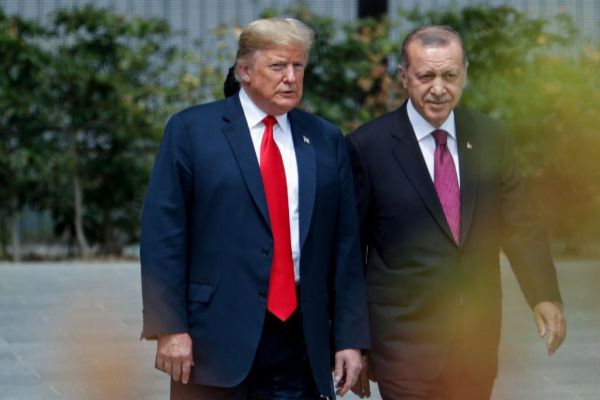 El presidente de EEUU, Donald Trump, con su homlogo turco, Recep...