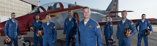 Los siete pilotos de la Patrulla guila que volarn el 12 de octubre  con un avin C-101..