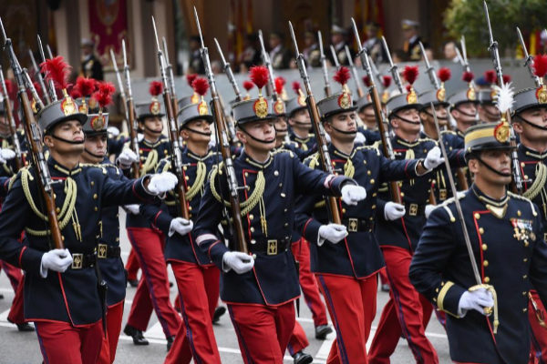 Desfile de las Fuerzas Armadas por el 12 de octubre