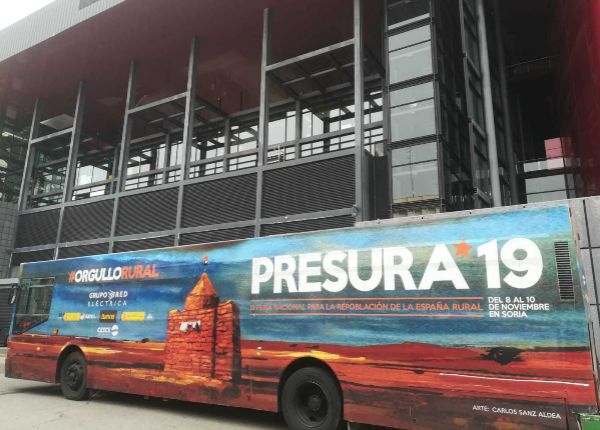 Autobs de El Hueco durante la presentacin de Presura, la Feria...