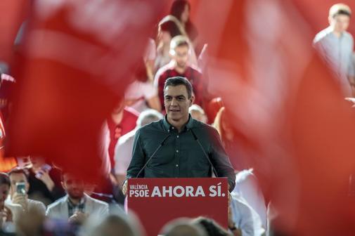 El candidato del PSOE, Pedro Snchez, en un mitin, el sbado, en...