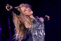 Shakira en una imagen de archivo, durante un concierto