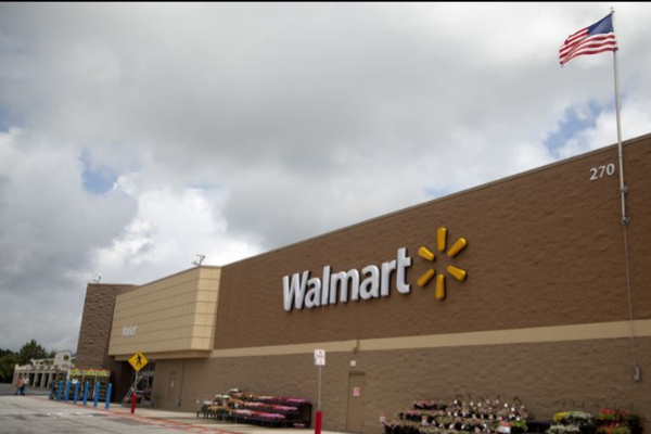 Fachada del supermercado Walmart en el que ha ocurrido el tiroteo, en...
