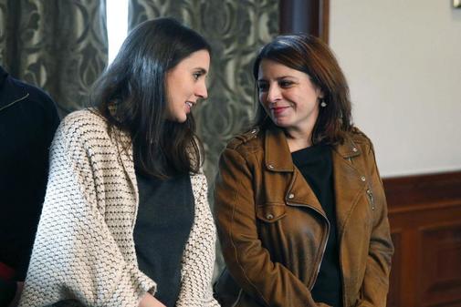 Adriana Lastra e Irene Montero, en la firma del acuerdo entre PSOE y...