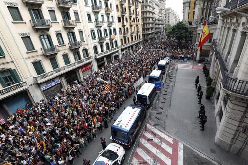 Manifestacin independentista contra la Polica Nacional, frente a...