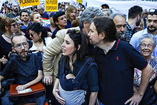 Pablo Echenique, Irene Montero y Pablo Iglesias, en la manifestación...
