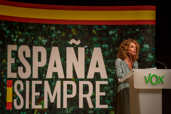Arrestan a un hombre que reconoce que agredió a la candidata de Vox en ...
