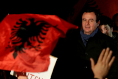 De 'Che kosovar' a primer ministro populista