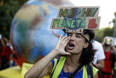 Una activista ecolgica, durante la marcha de Madrid.
