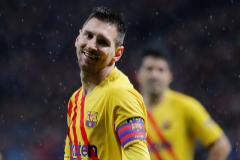 Messi se estrena en el Wanda para devolver el liderato al Barcelona
